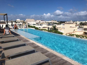 LUXURY 2BR OASIS near 5th Ave & Beach-Rooftop Pool